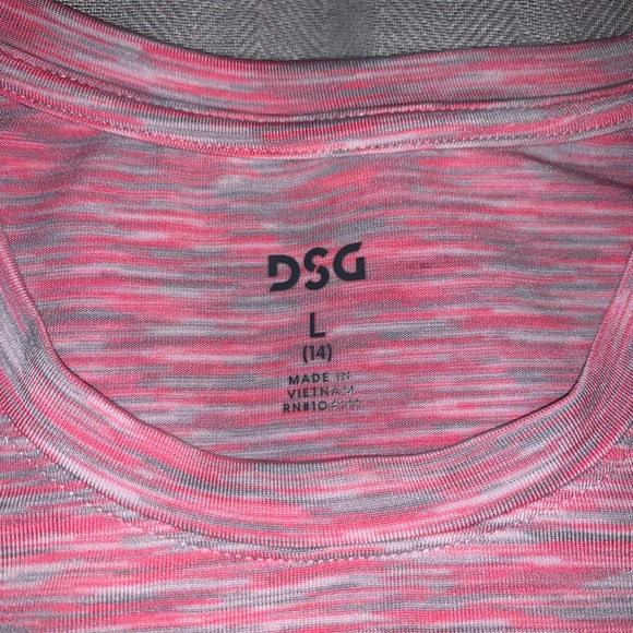 Bundle of 3 athletic tops - Picture 5 of 8